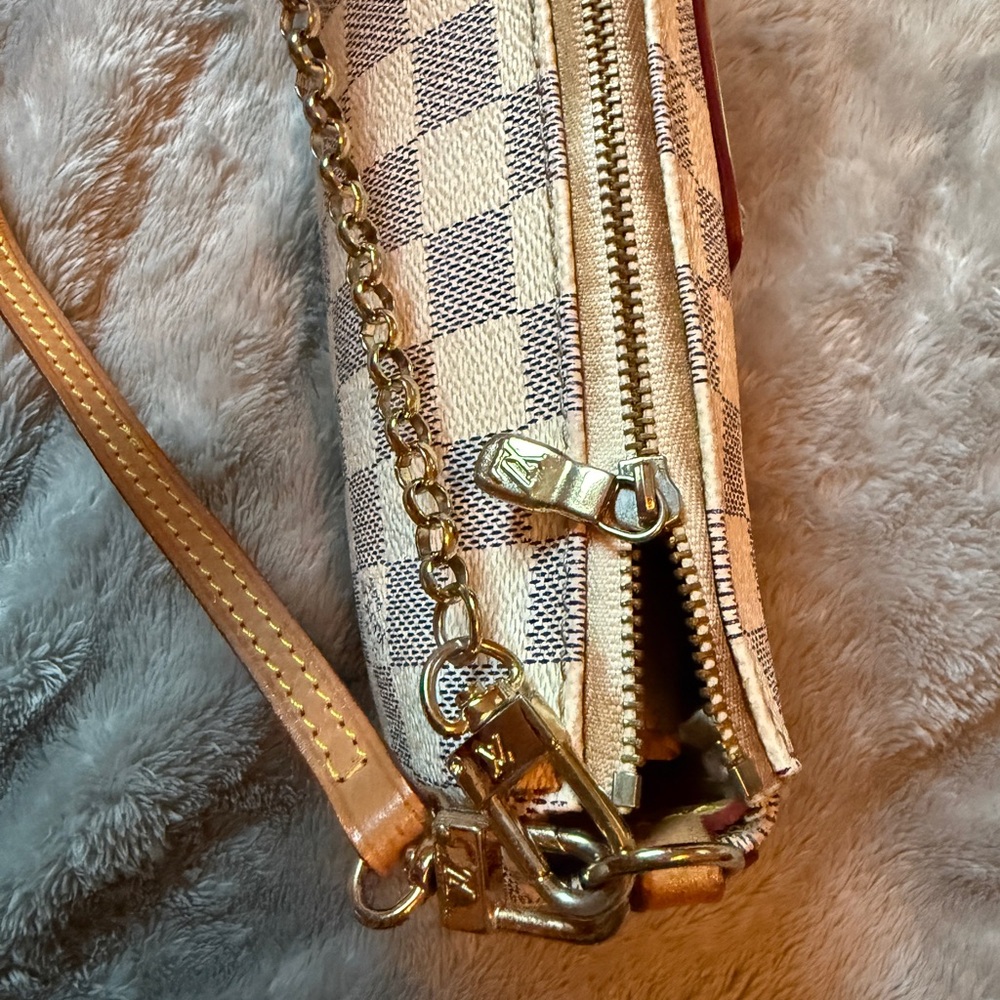 authentic Louis Vuitton Eva crossbody - Picture 6 of 15